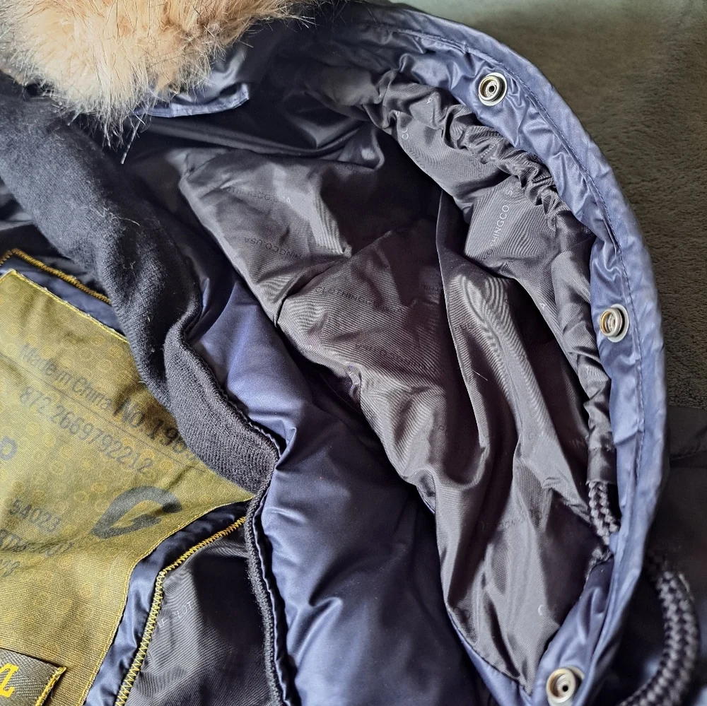 GAP jacket Navy Puffer Parka with Fur Trim.